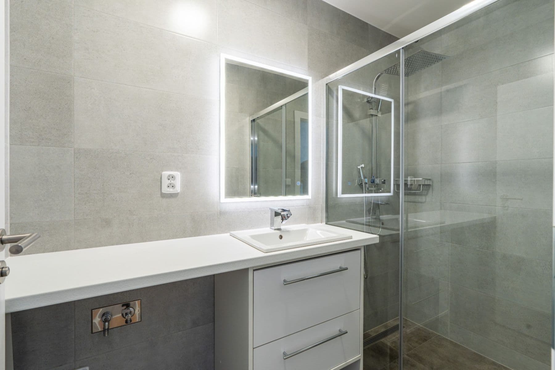 Prenájom bytu 2-izbový 67 m², U Vysočanského pivovaru, Praha, Praha Prenájom bytu 2-izbový 67 m², U Vysočanského pivovaru, Praha, Praha