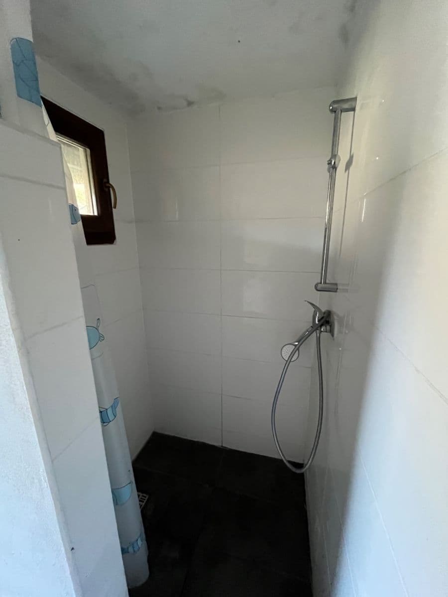 Predaj rekreačného objektu 56 m², pozemek 1.100 m², Nižbor, Středočeský kraj Predaj rekreačného objektu 56 m², pozemek 1.100 m², Nižbor, Středočeský kraj