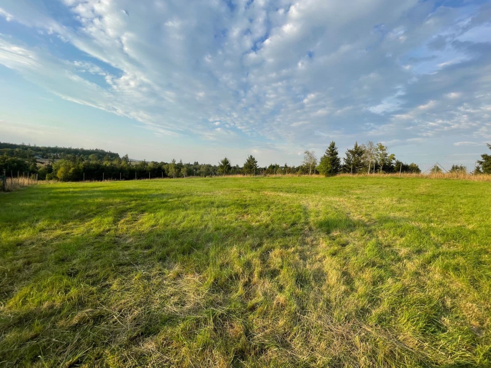 Predaj pozemku 1.649 m², Unhošť, Středočeský kraj Predaj pozemku 1.649 m², Unhošť, Středočeský kraj