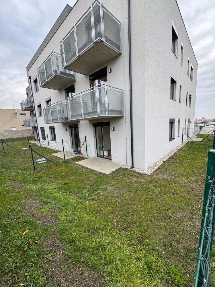 Prenájom bytu 1-izbový 38 m², Pražská, Kolín, Středočeský kraj Prenájom bytu 1-izbový 38 m², Pražská, Kolín, Středočeský kraj