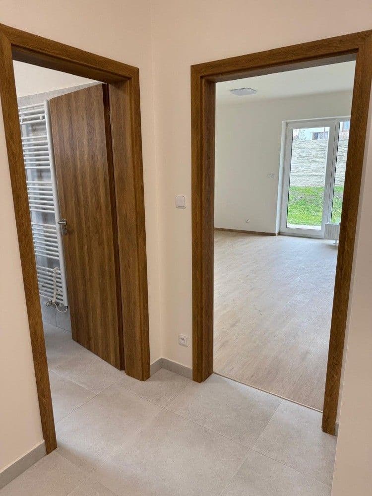 Prenájom bytu 1-izbový 38 m², Pražská, Kolín, Středočeský kraj Prenájom bytu 1-izbový 38 m², Pražská, Kolín, Středočeský kraj