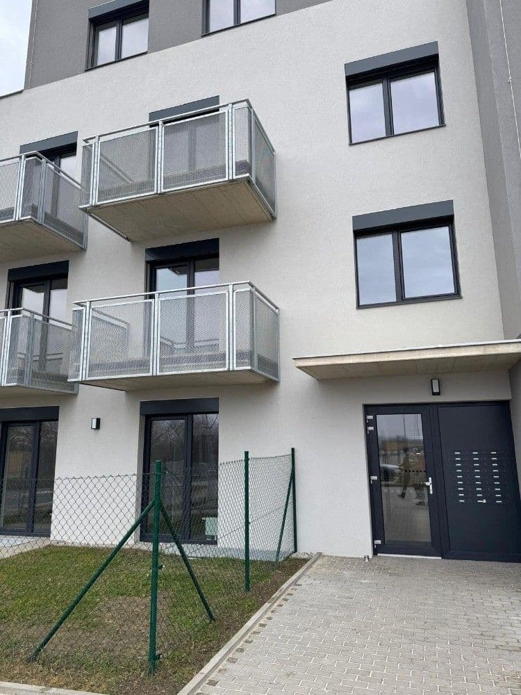 Prenájom bytu 1-izbový 38 m², Pražská, Kolín, Středočeský kraj Prenájom bytu 1-izbový 38 m², Pražská, Kolín, Středočeský kraj