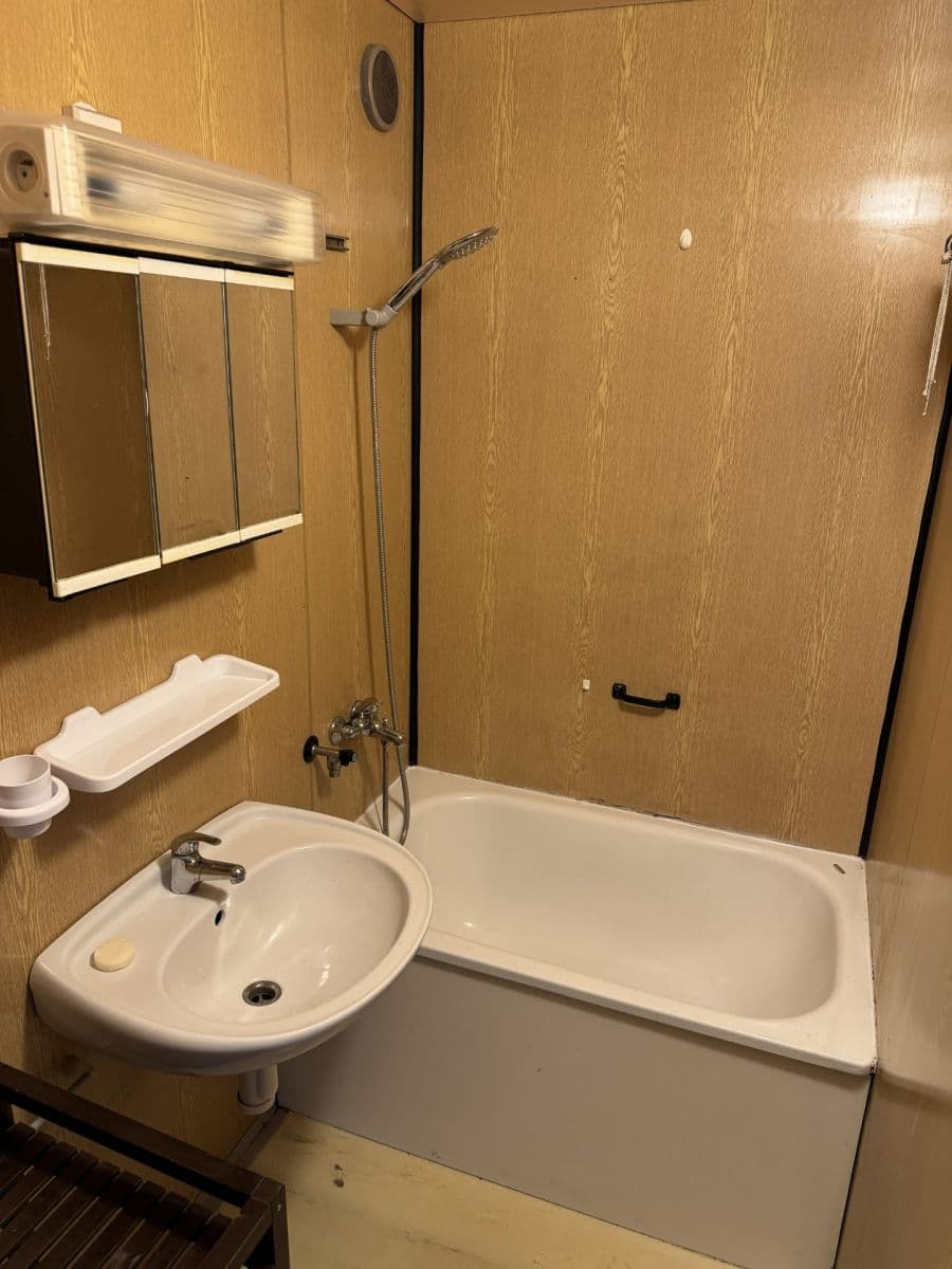 Prenájom bytu 2-izbový 42 m², Galandova, Praha, Praha Prenájom bytu 2-izbový 42 m², Galandova, Praha, Praha