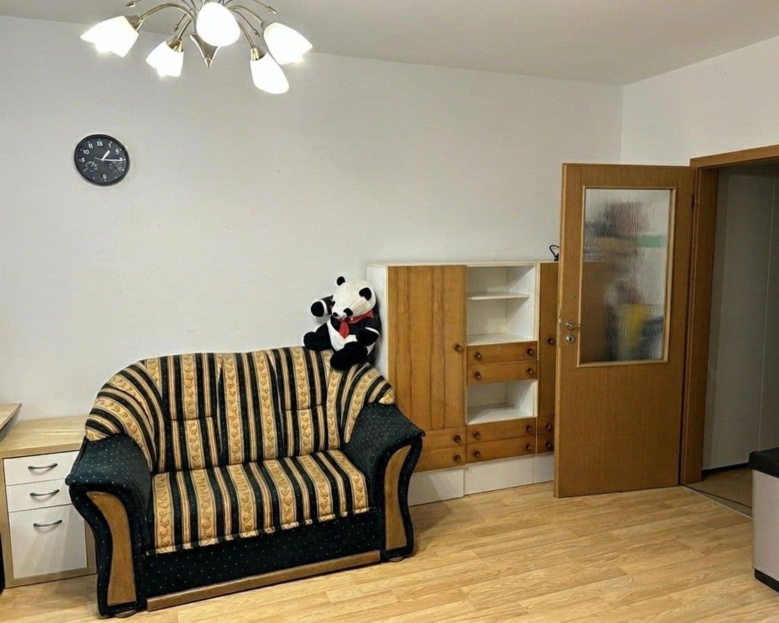 Prenájom bytu 1-izbový 33 m², Osadní, Praha, Praha Prenájom bytu 1-izbový 33 m², Osadní, Praha, Praha