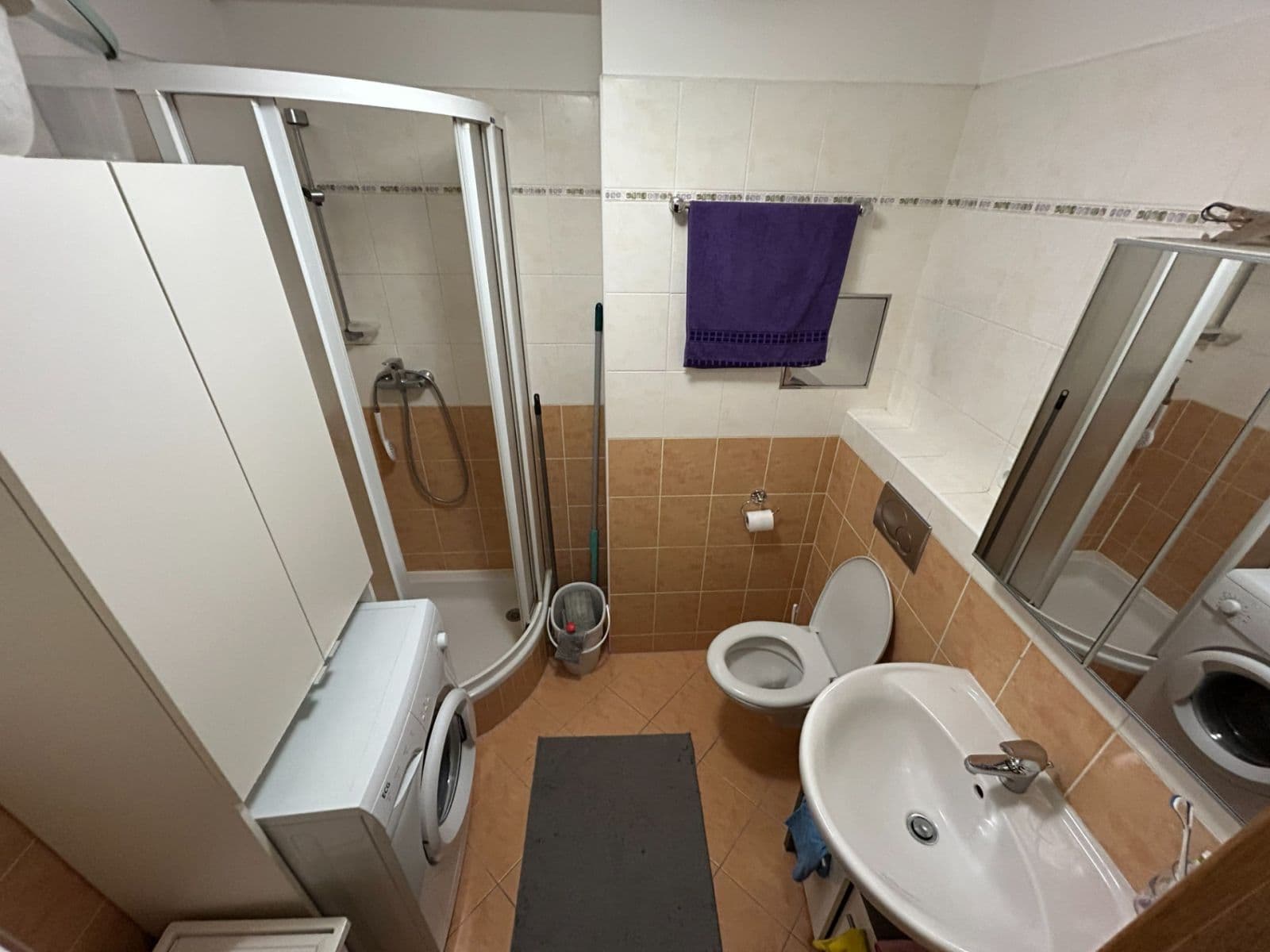 Prenájom bytu 1-izbový 33 m², Osadní, Praha, Praha Prenájom bytu 1-izbový 33 m², Osadní, Praha, Praha