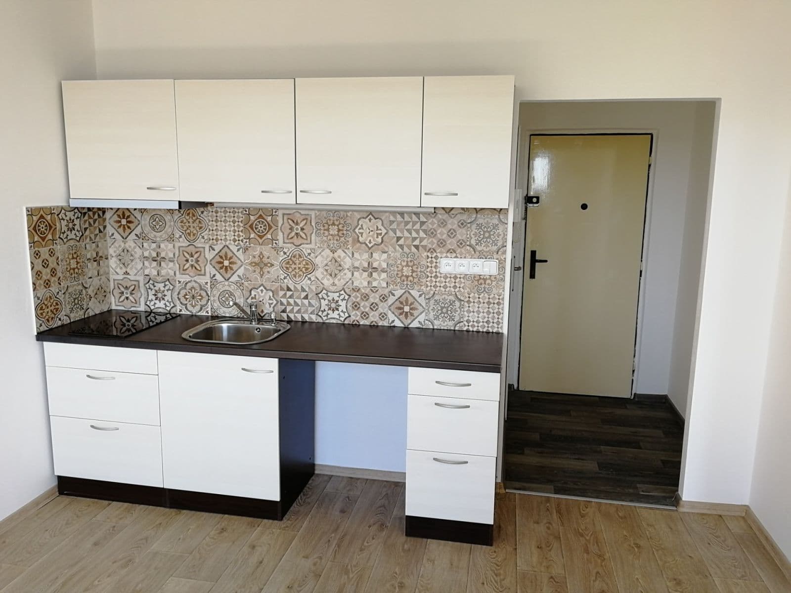 Prenájom bytu 1-izbový 39 m², Mánesova, Sokolov, Karlovarský kraj Prenájom bytu 1-izbový 39 m², Mánesova, Sokolov, Karlovarský kraj