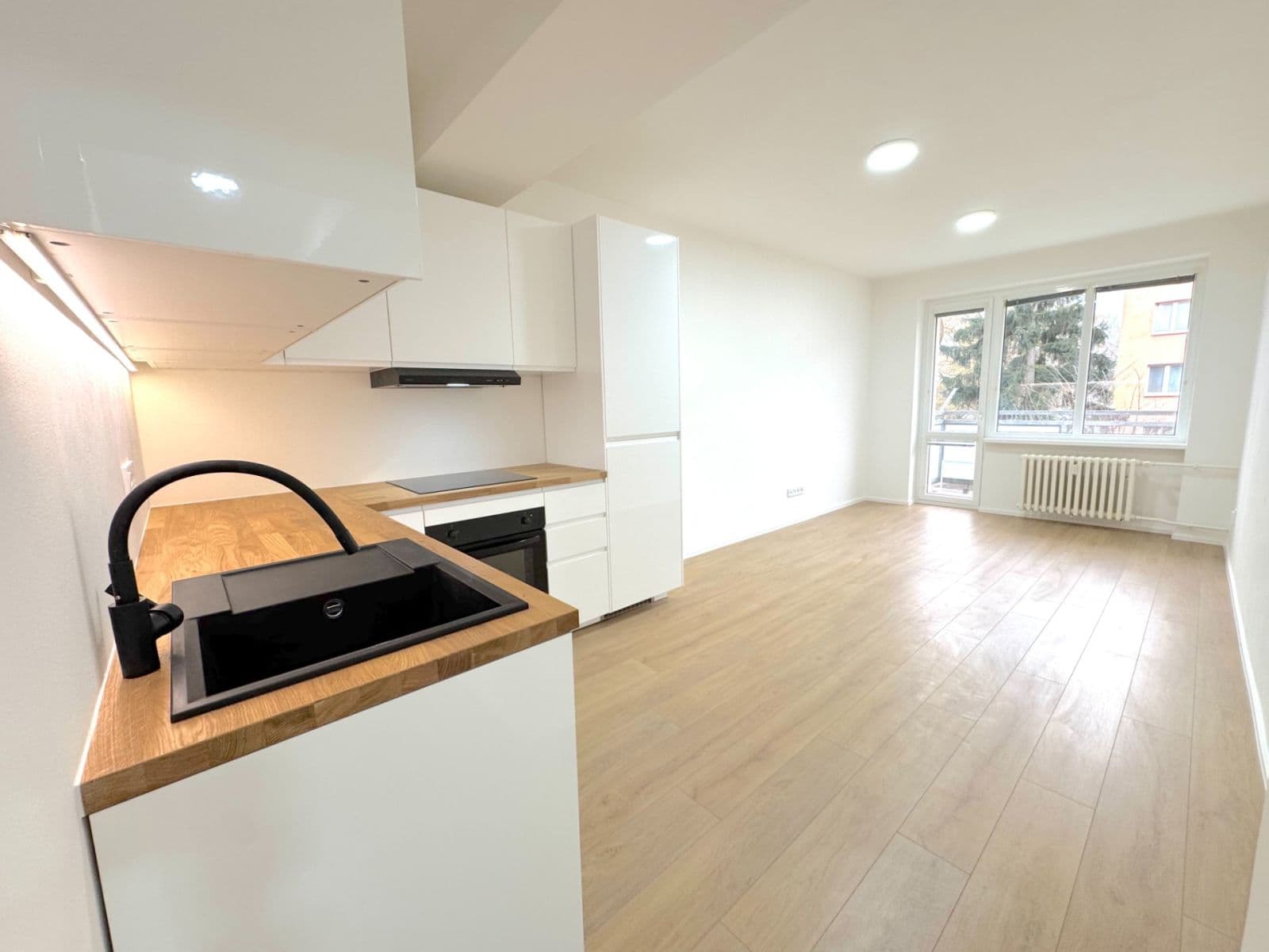 Predaj bytu 3-izbový 55 m², Dukelských hrdinů, Ústí nad Labem, Ústecký kraj Predaj bytu 3-izbový 55 m², Dukelských hrdinů, Ústí nad Labem, Ústecký kraj