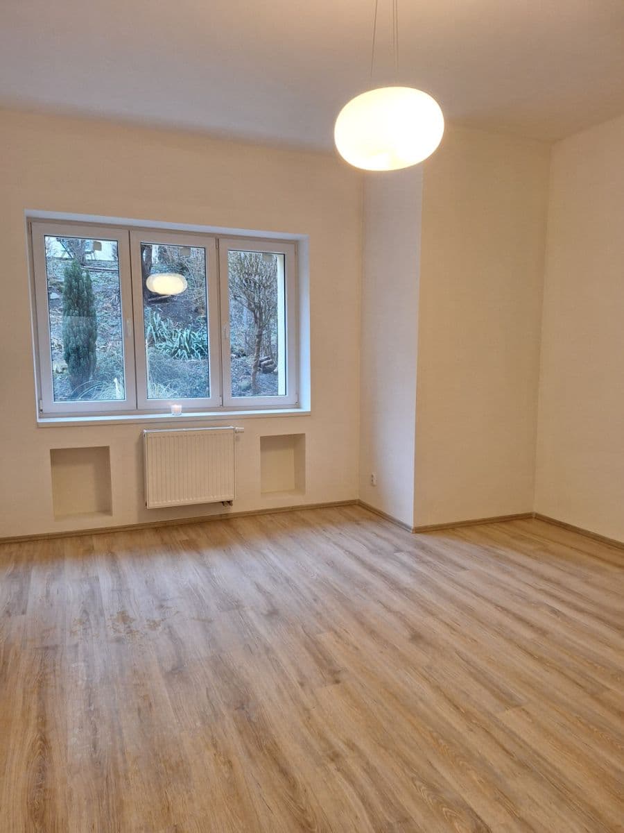 Prenájom bytu 1-izbový 32 m², Pod Radnicí, Praha, Praha Prenájom bytu 1-izbový 32 m², Pod Radnicí, Praha, Praha