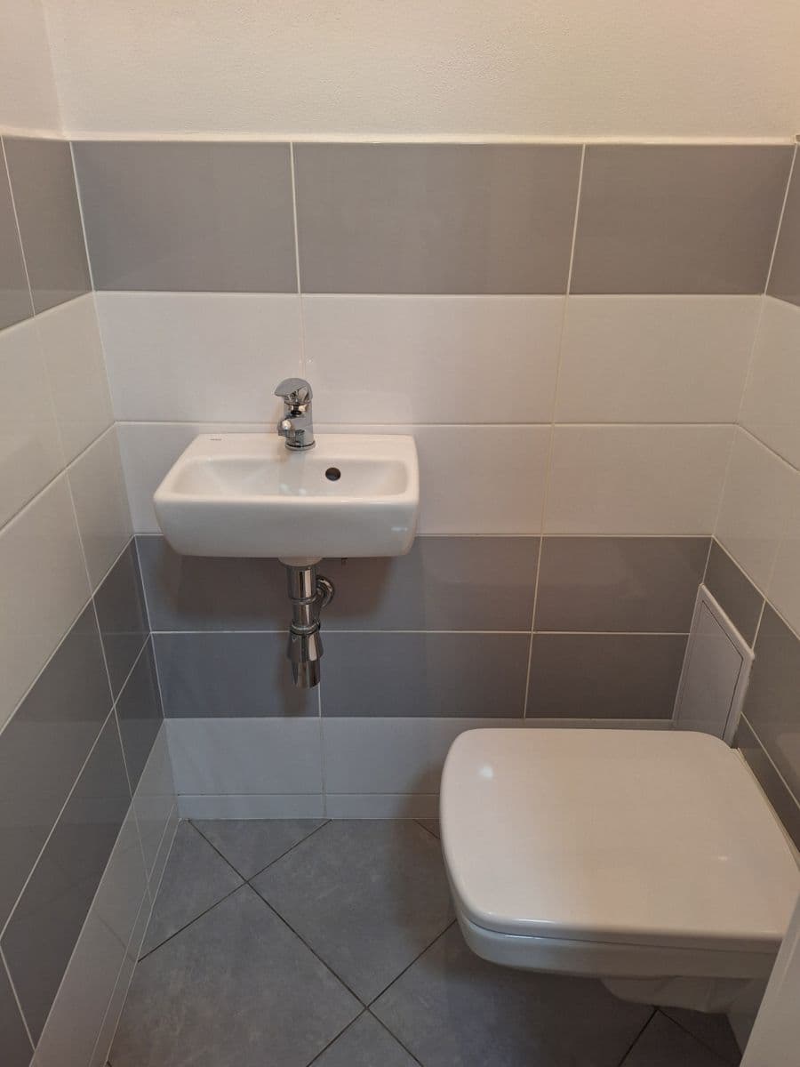 Prenájom bytu 1-izbový 32 m², Pod Radnicí, Praha, Praha Prenájom bytu 1-izbový 32 m², Pod Radnicí, Praha, Praha