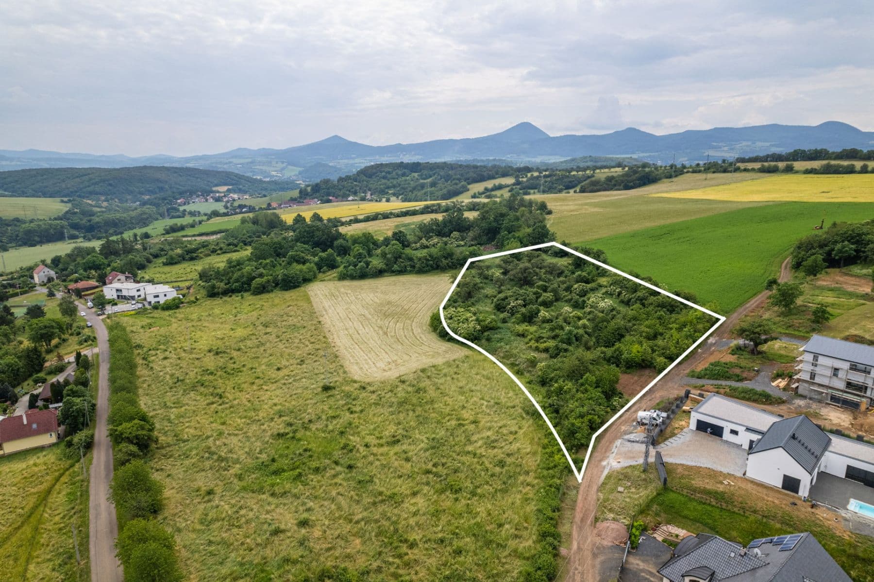 Predaj pozemku 8.573 m², Bystřany, Ústecký kraj Predaj pozemku 8.573 m², Bystřany, Ústecký kraj