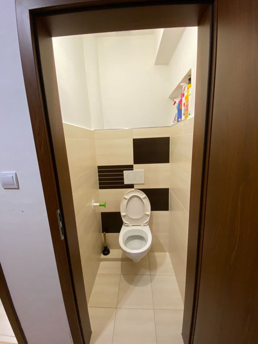 Prenájom bytu 1-izbový 27 m², Pod Školou, Praha, Praha Prenájom bytu 1-izbový 27 m², Pod Školou, Praha, Praha