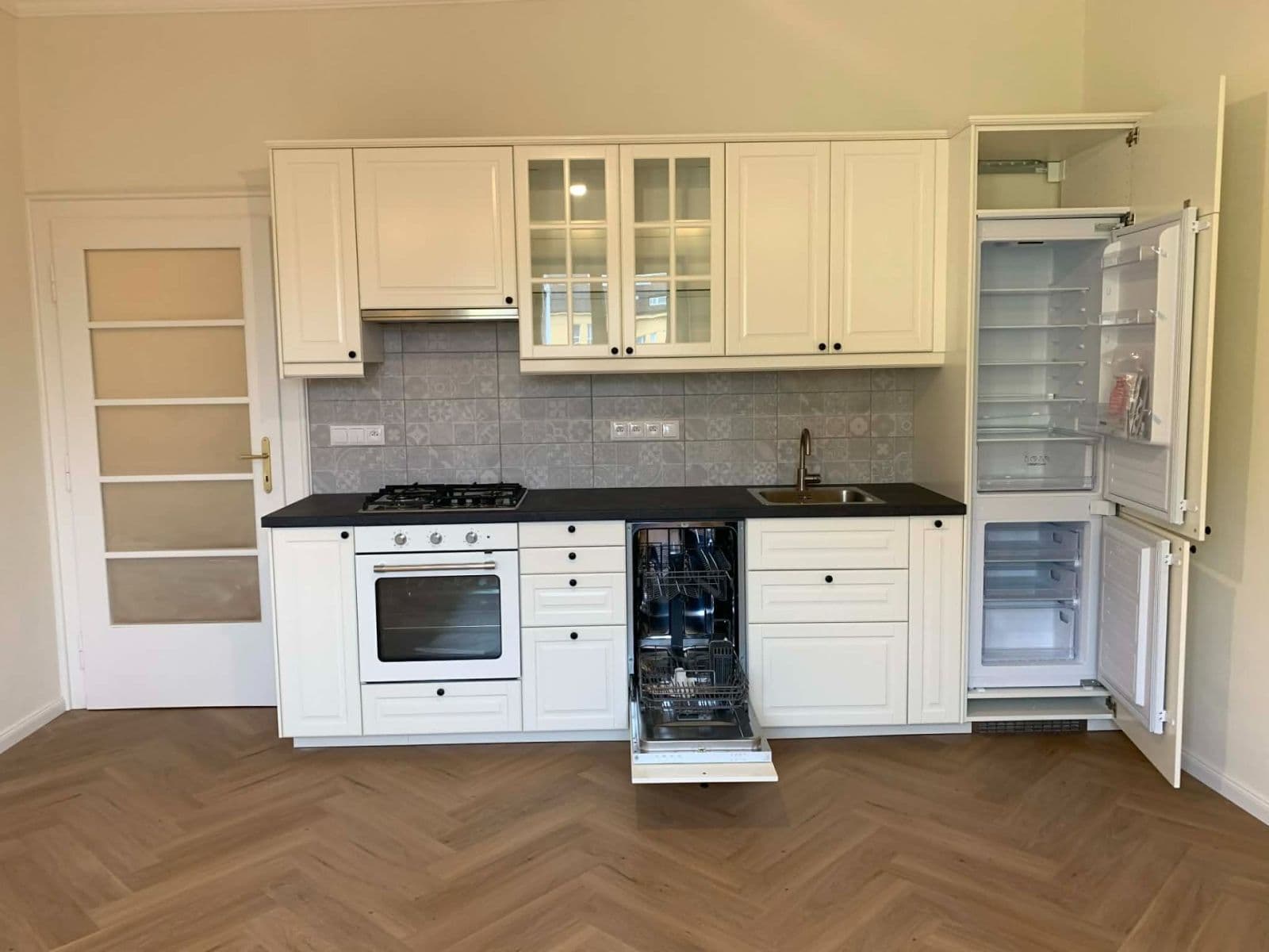 Prenájom bytu 2-izbový 50 m², Spolupráce, Praha, Praha Prenájom bytu 2-izbový 50 m², Spolupráce, Praha, Praha