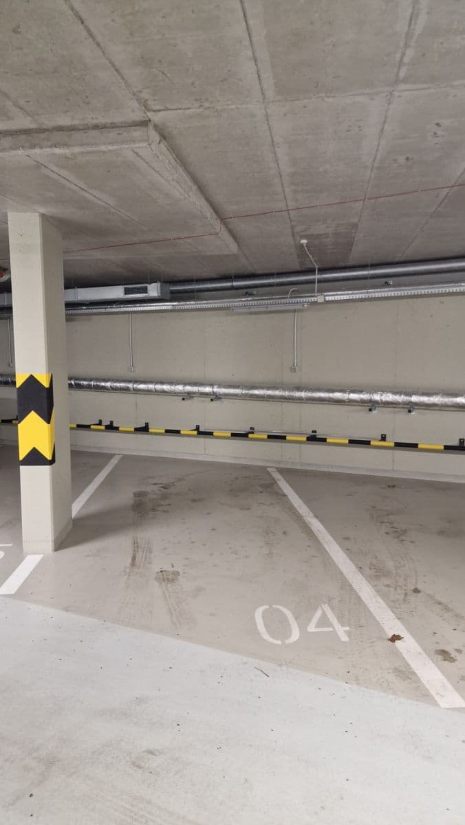 Prenájom garáže 12 m², Praha, Praha Prenájom garáže 12 m², Praha, Praha