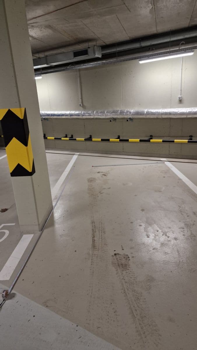 Prenájom garáže 12 m², Praha, Praha Prenájom garáže 12 m², Praha, Praha