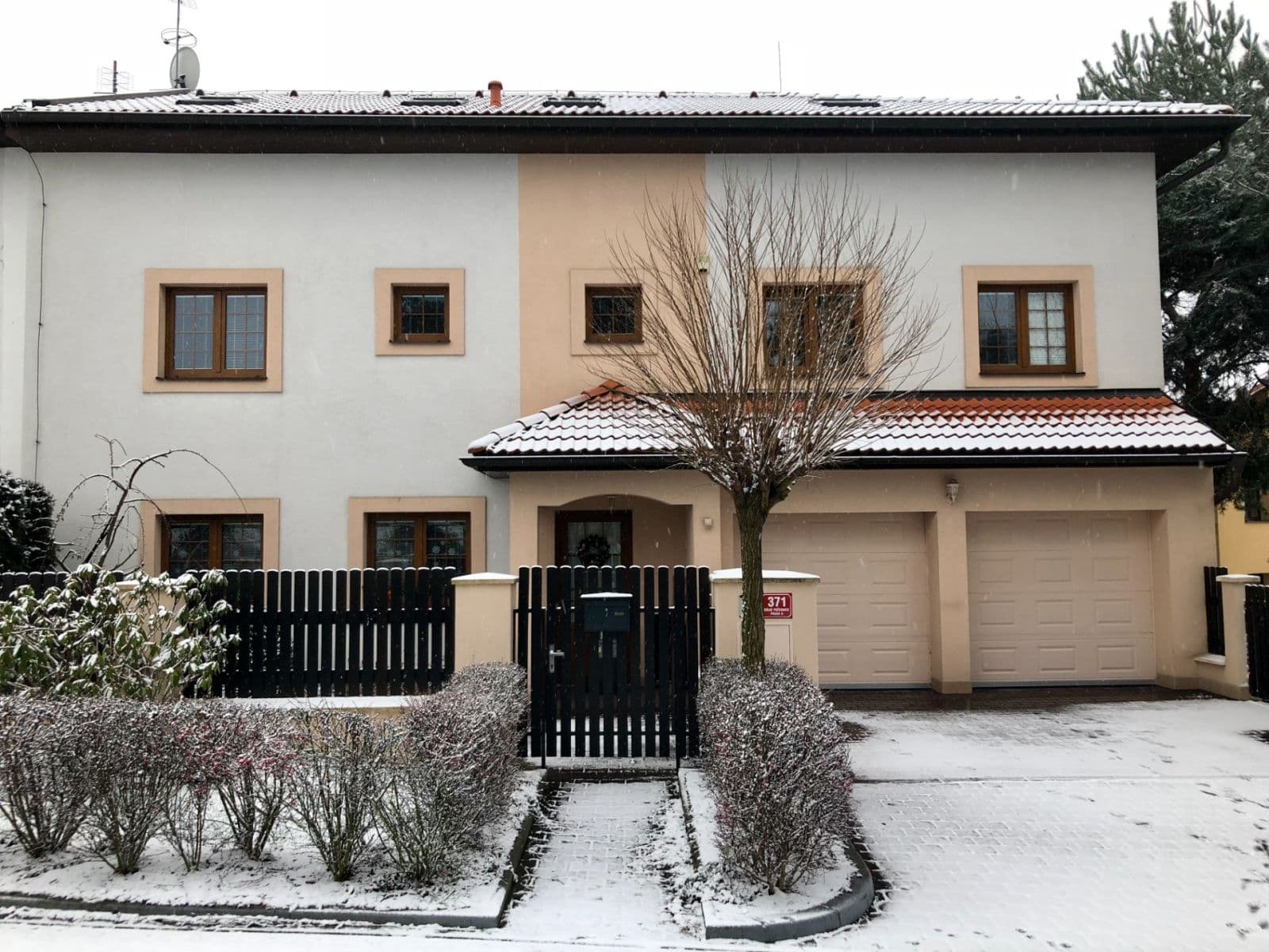 Predaj domu 240 m², pozemek 400 m², Listopadová, Praha, Praha Predaj domu 240 m², pozemek 400 m², Listopadová, Praha, Praha