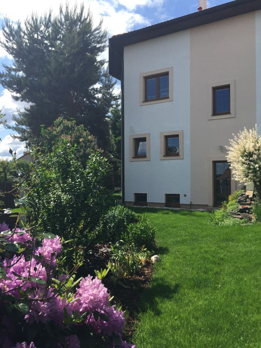 Predaj domu 240 m², pozemek 400 m², Listopadová, Praha, Praha Predaj domu 240 m², pozemek 400 m², Listopadová, Praha, Praha