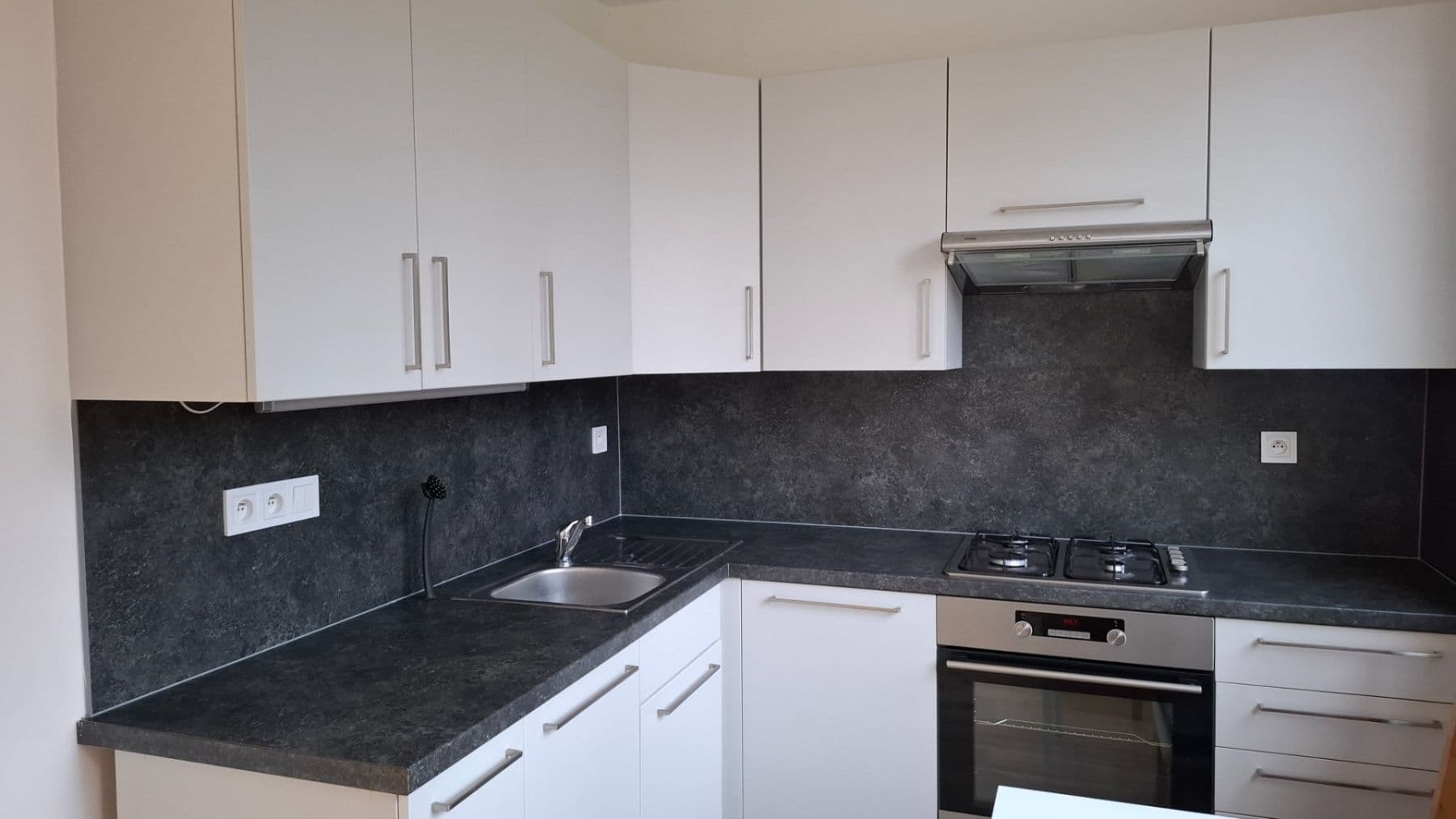 Prenájom bytu 2-izbový 54 m², Dr. Martínka, Ostrava, Moravskoslezský kraj Prenájom bytu 2-izbový 54 m², Dr. Martínka, Ostrava, Moravskoslezský kraj