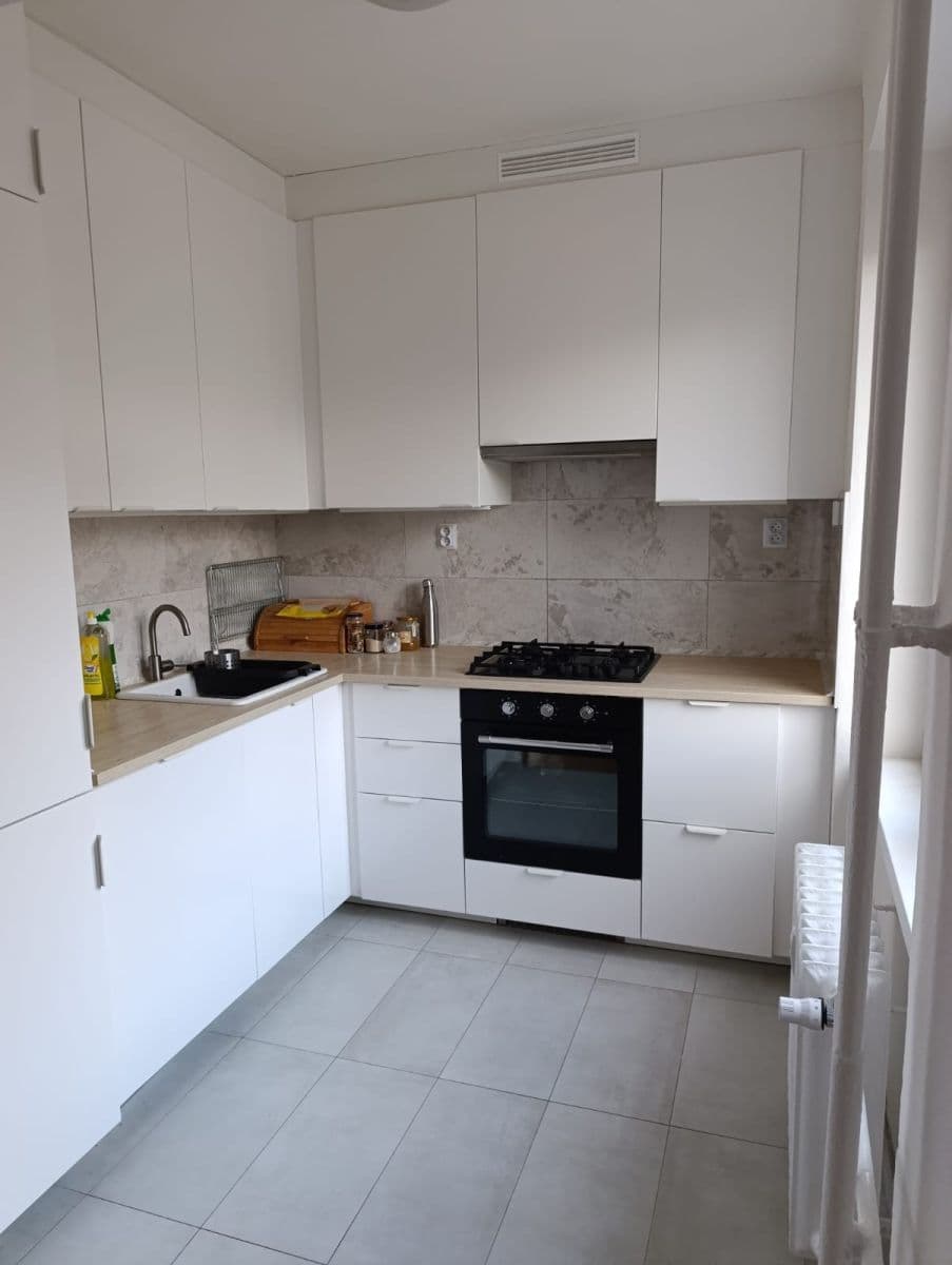 Prenájom bytu 2-izbový 44 m², Dětská, Praha, Praha Prenájom bytu 2-izbový 44 m², Dětská, Praha, Praha