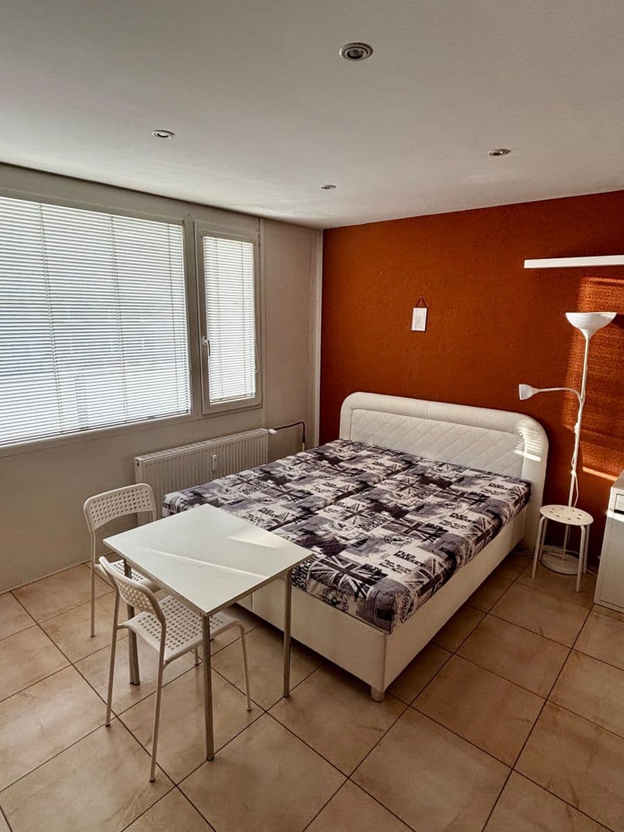 Prenájom bytu Garsoniéra 34 m², Sokolovská, Plzeň, Plzeňský kraj Prenájom bytu Garsoniéra 34 m², Sokolovská, Plzeň, Plzeňský kraj