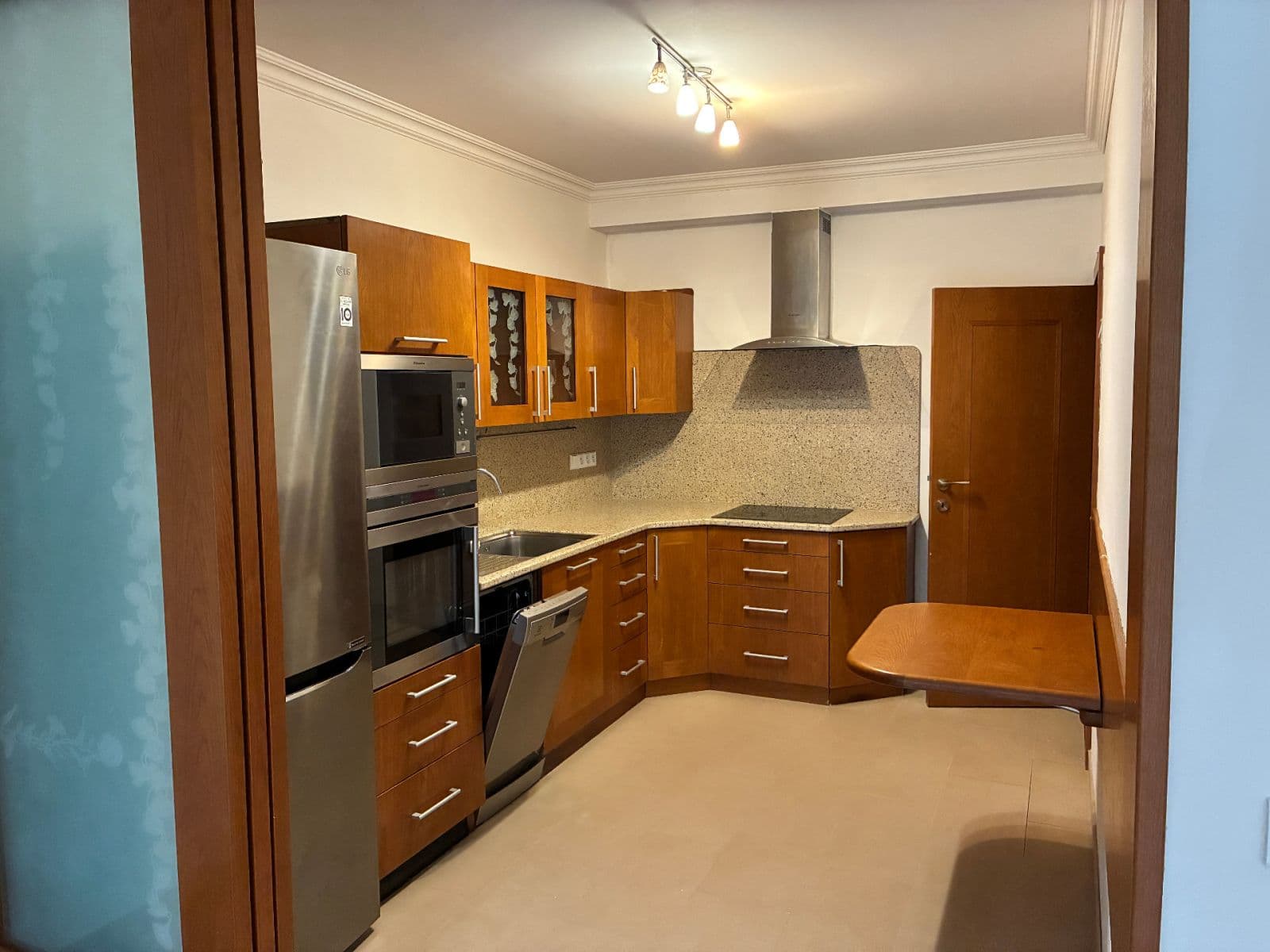 Prenájom bytu 3-izbový 92 m², Hrušovanské náměstí, Praha, Praha Prenájom bytu 3-izbový 92 m², Hrušovanské náměstí, Praha, Praha