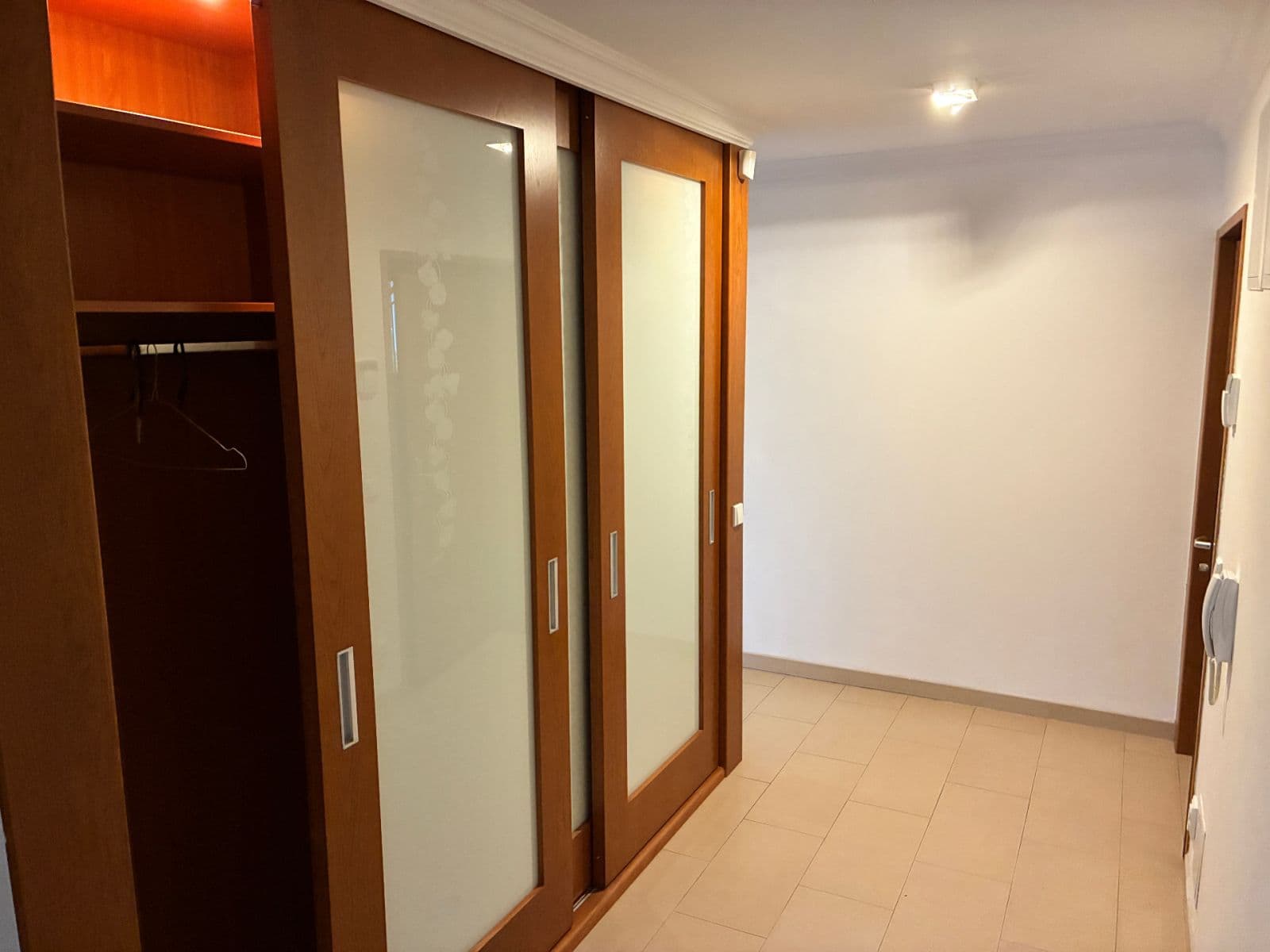 Prenájom bytu 3-izbový 92 m², Hrušovanské náměstí, Praha, Praha Prenájom bytu 3-izbový 92 m², Hrušovanské náměstí, Praha, Praha