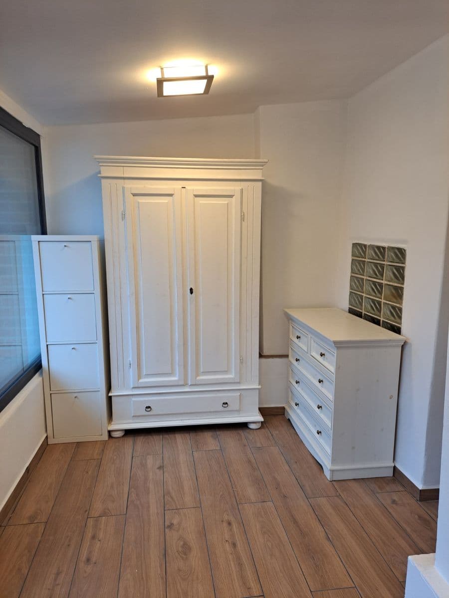 Prenájom bytu 3-izbový 125 m², Na Zavadilce, Jaroměř, Královéhradecký kraj Prenájom bytu 3-izbový 125 m², Na Zavadilce, Jaroměř, Královéhradecký kraj