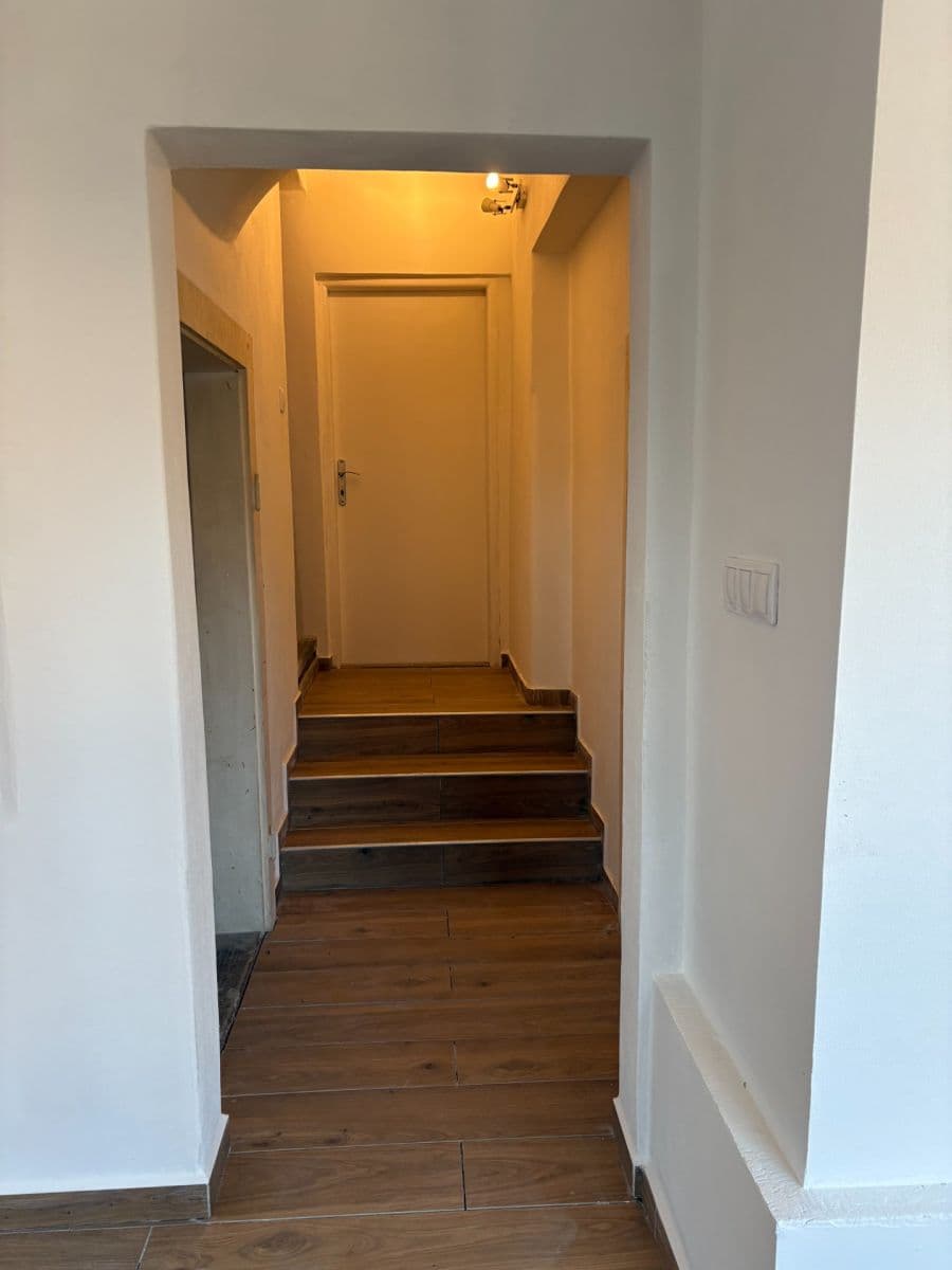 Prenájom bytu 3-izbový 125 m², Na Zavadilce, Jaroměř, Královéhradecký kraj Prenájom bytu 3-izbový 125 m², Na Zavadilce, Jaroměř, Královéhradecký kraj