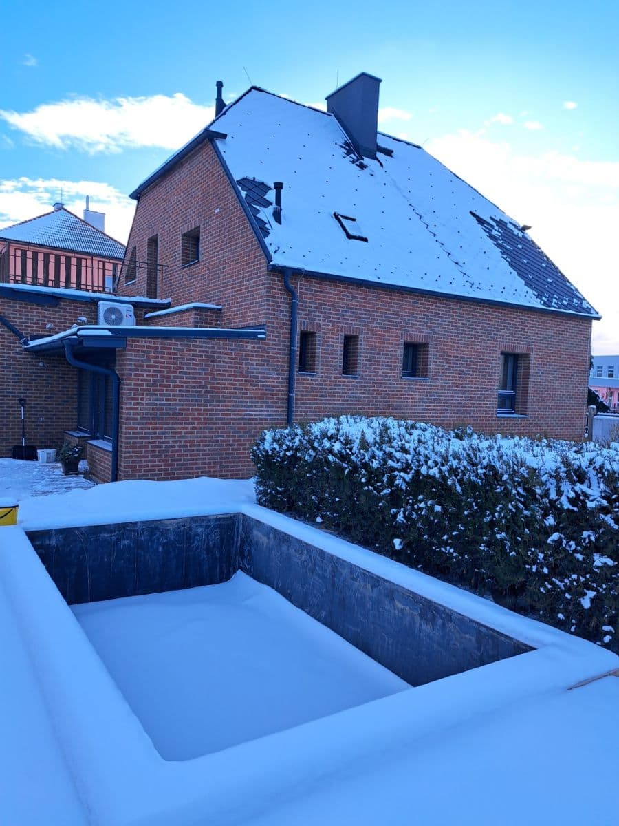 Prenájom bytu 3-izbový 125 m², Na Zavadilce, Jaroměř, Královéhradecký kraj Prenájom bytu 3-izbový 125 m², Na Zavadilce, Jaroměř, Královéhradecký kraj