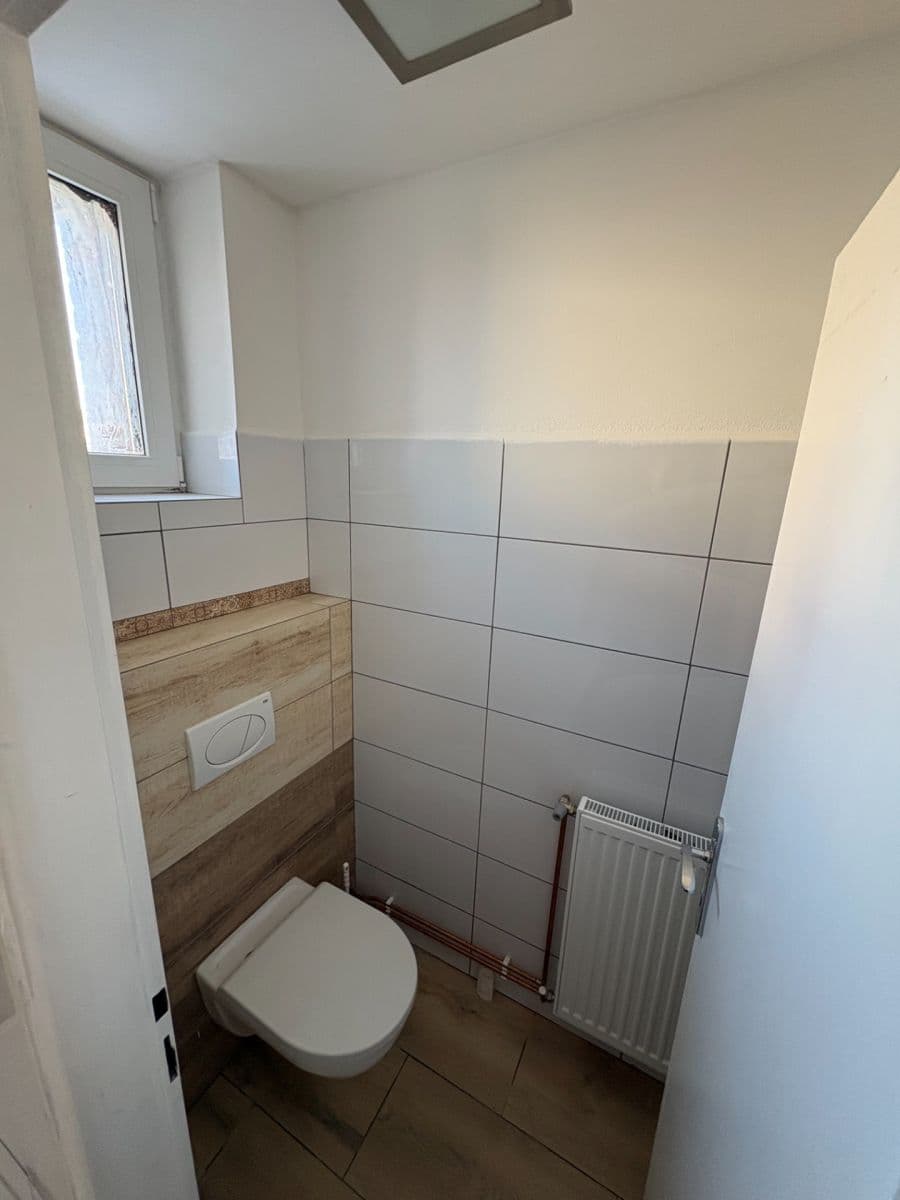 Prenájom bytu 3-izbový 125 m², Na Zavadilce, Jaroměř, Královéhradecký kraj Prenájom bytu 3-izbový 125 m², Na Zavadilce, Jaroměř, Královéhradecký kraj