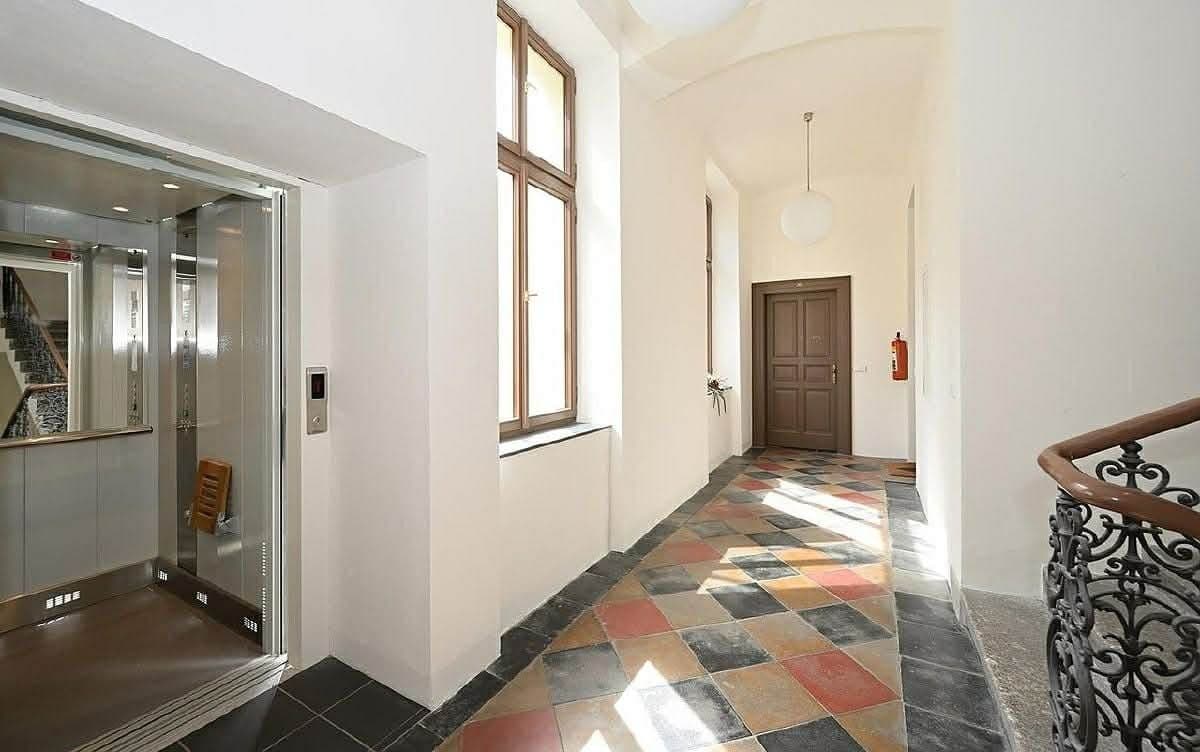 Prenájom bytu 1-izbový 56 m², Pivovarská, Praha, Praha Prenájom bytu 1-izbový 56 m², Pivovarská, Praha, Praha