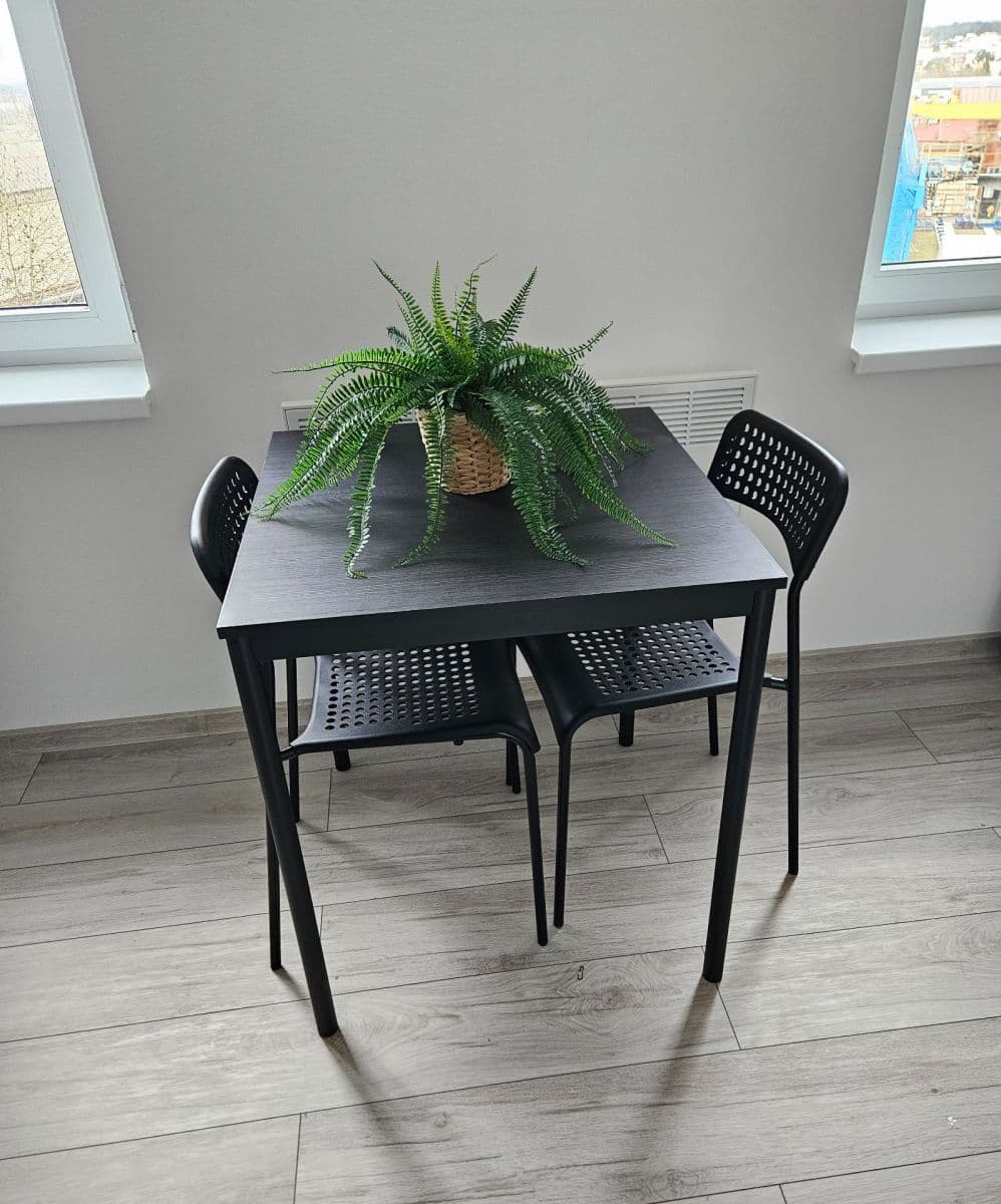 Prenájom bytu 2-izbový 46 m², Lobezská, Plzeň, Plzeňský kraj Prenájom bytu 2-izbový 46 m², Lobezská, Plzeň, Plzeňský kraj