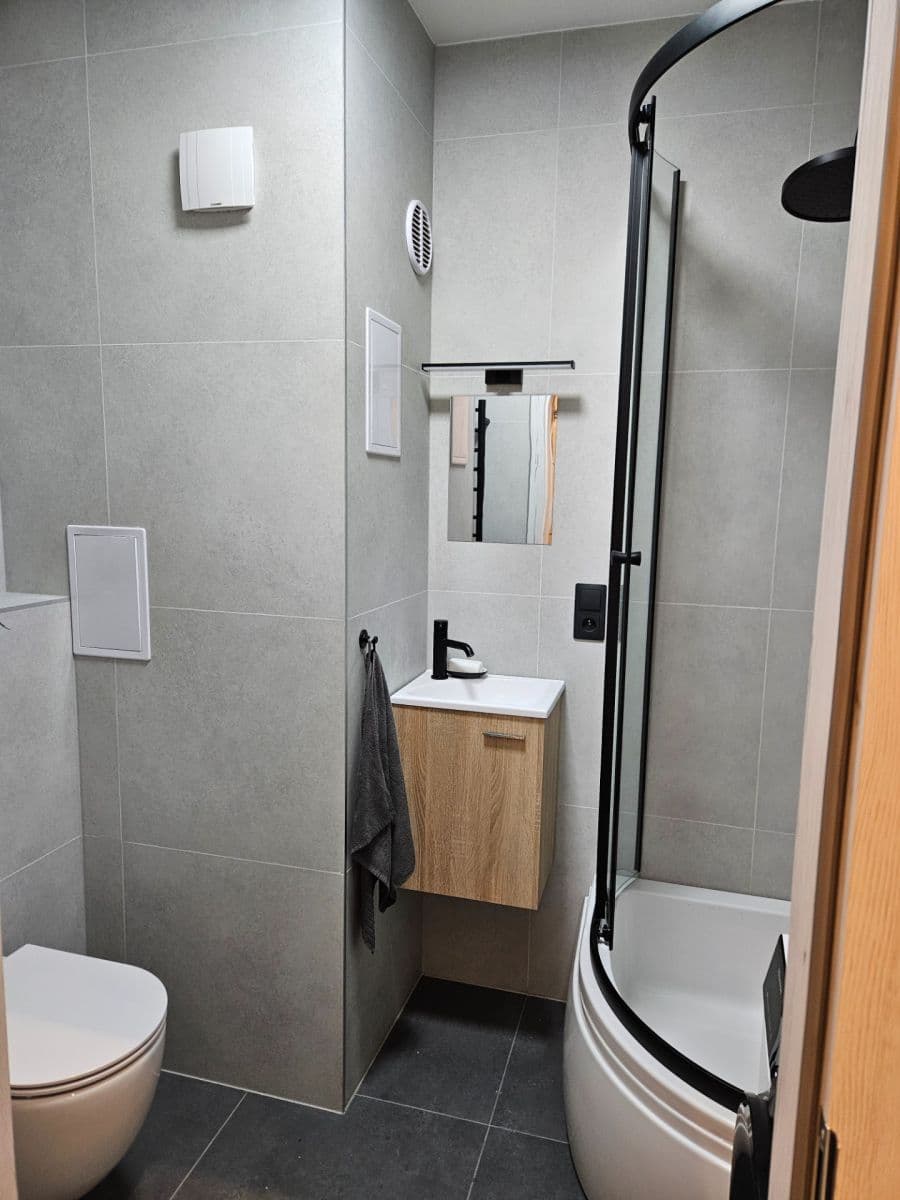 Prenájom bytu 2-izbový 46 m², Lobezská, Plzeň, Plzeňský kraj Prenájom bytu 2-izbový 46 m², Lobezská, Plzeň, Plzeňský kraj