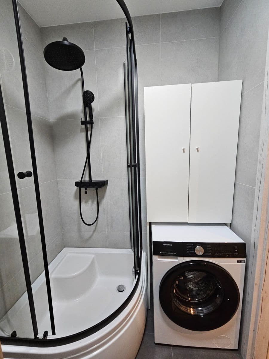 Prenájom bytu 2-izbový 46 m², Lobezská, Plzeň, Plzeňský kraj Prenájom bytu 2-izbový 46 m², Lobezská, Plzeň, Plzeňský kraj