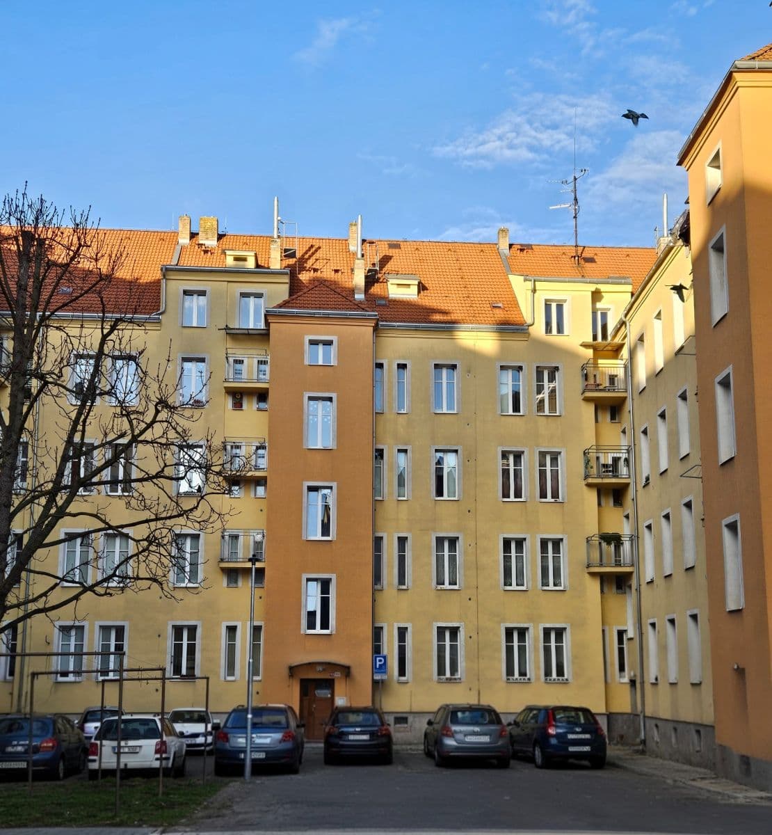 Prenájom bytu 2-izbový 46 m², Lobezská, Plzeň, Plzeňský kraj Prenájom bytu 2-izbový 46 m², Lobezská, Plzeň, Plzeňský kraj