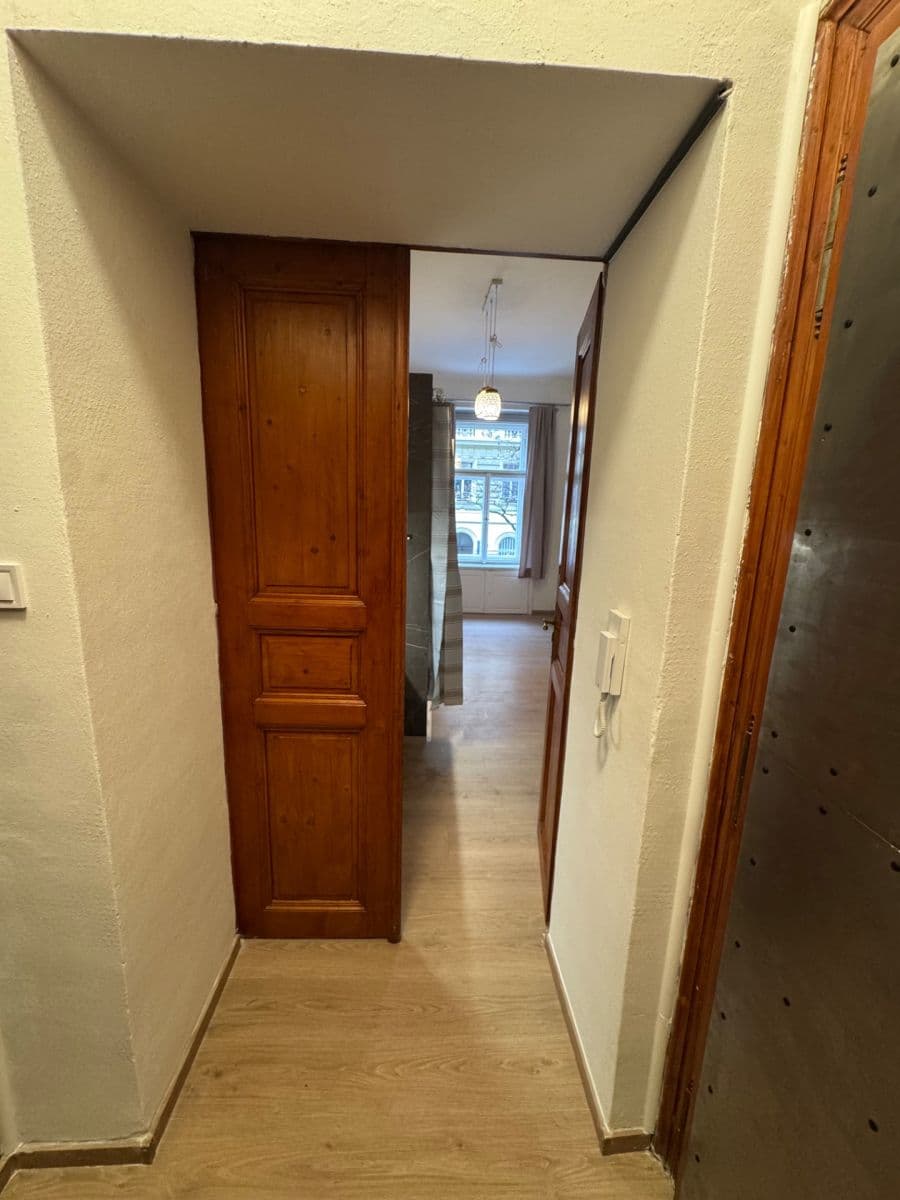 Prenájom bytu 1-izbový 49 m², Slezská, Praha, Praha Prenájom bytu 1-izbový 49 m², Slezská, Praha, Praha