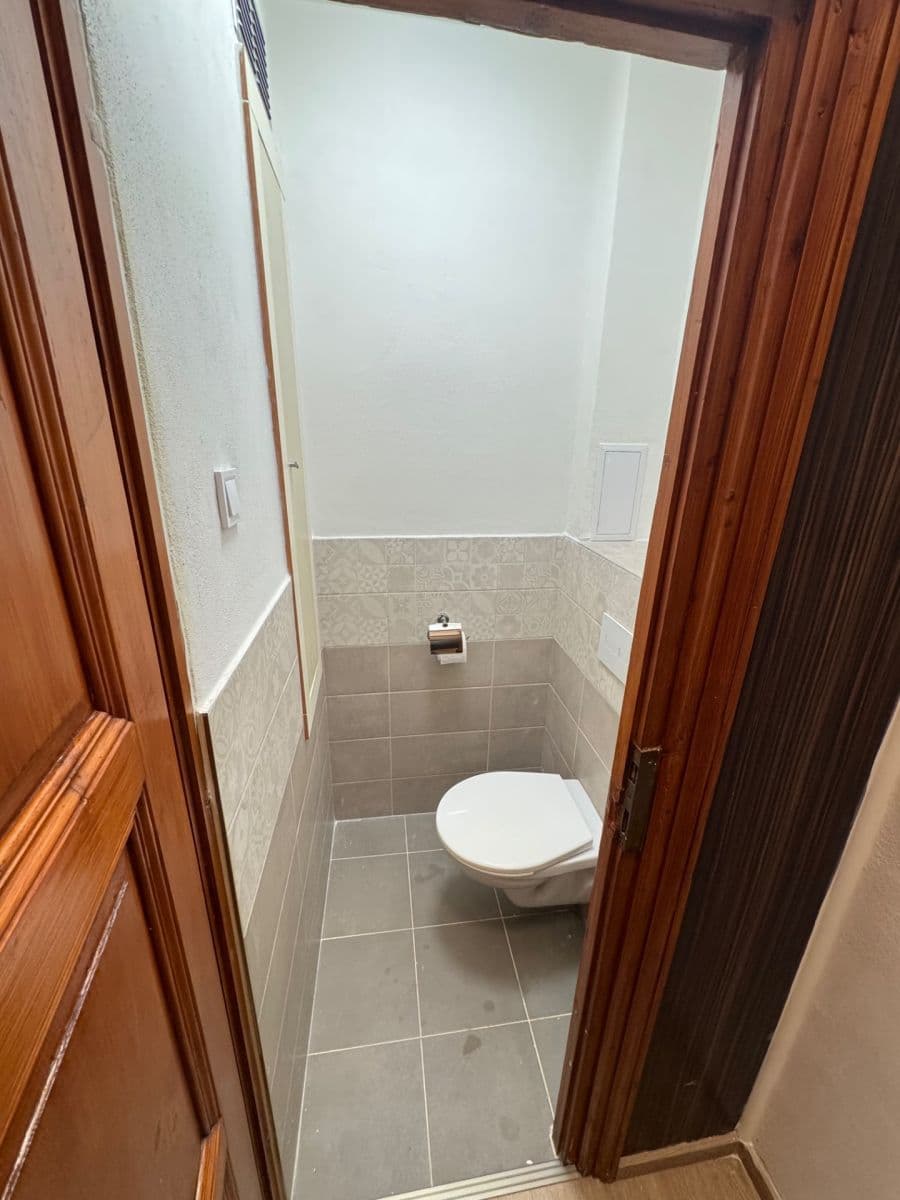 Prenájom bytu 1-izbový 49 m², Slezská, Praha, Praha Prenájom bytu 1-izbový 49 m², Slezská, Praha, Praha