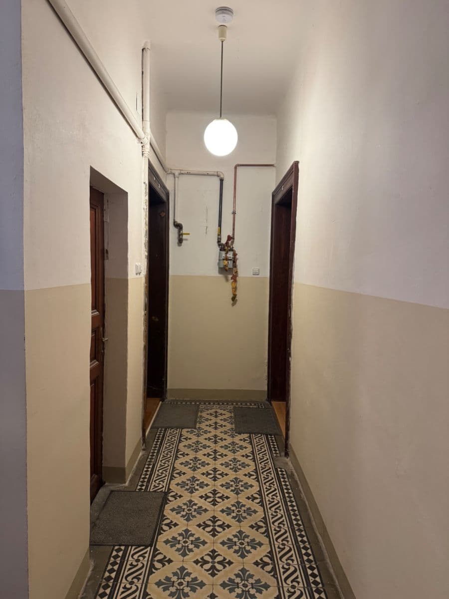 Prenájom bytu 1-izbový 49 m², Slezská, Praha, Praha Prenájom bytu 1-izbový 49 m², Slezská, Praha, Praha