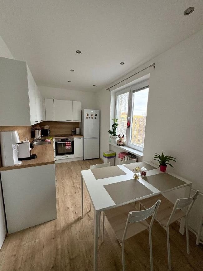 Prenájom bytu 2-izbový 54 m², Bojanovická, Praha, Praha Prenájom bytu 2-izbový 54 m², Bojanovická, Praha, Praha