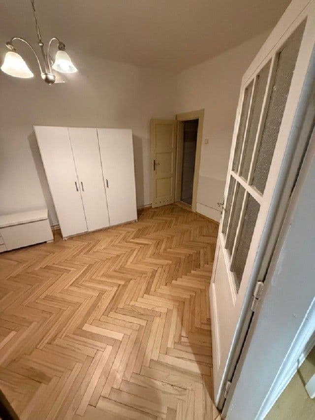 Prenájom bytu 2-izbový 45 m², Holandská, Praha, Praha Prenájom bytu 2-izbový 45 m², Holandská, Praha, Praha
