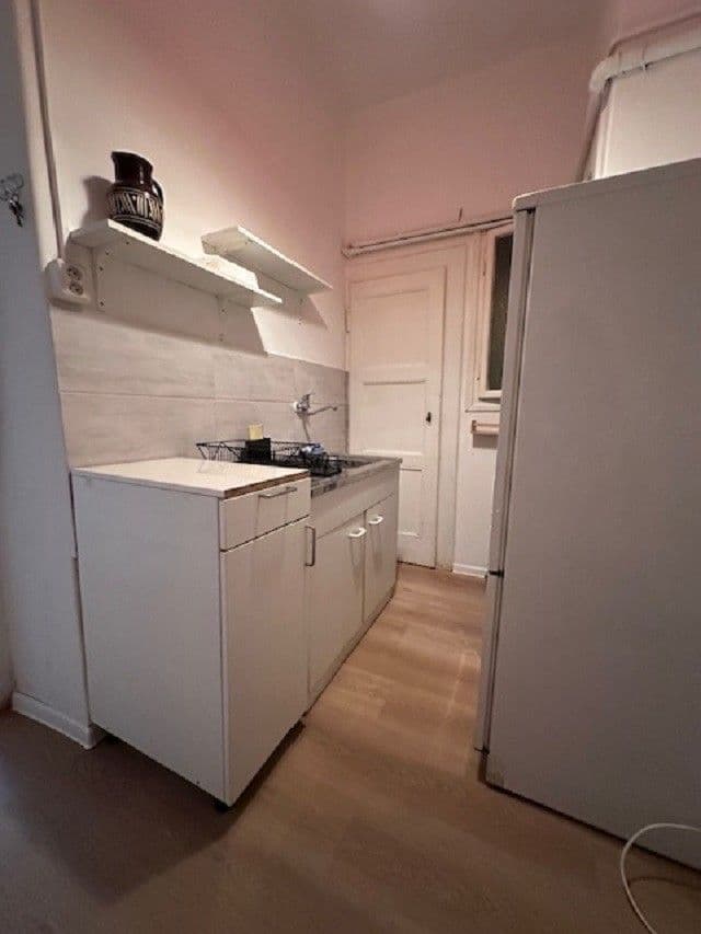 Prenájom bytu 2-izbový 45 m², Holandská, Praha, Praha Prenájom bytu 2-izbový 45 m², Holandská, Praha, Praha