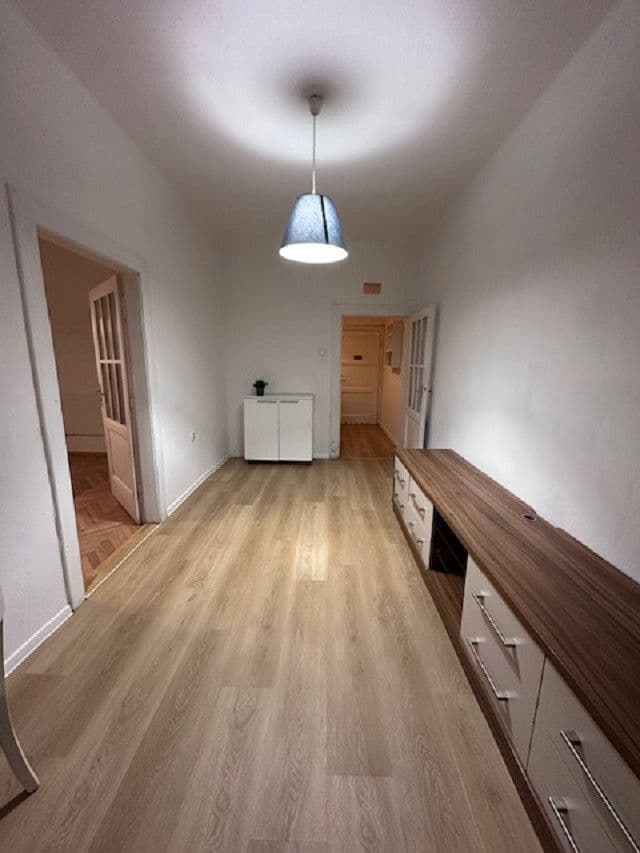 Prenájom bytu 2-izbový 45 m², Holandská, Praha, Praha Prenájom bytu 2-izbový 45 m², Holandská, Praha, Praha