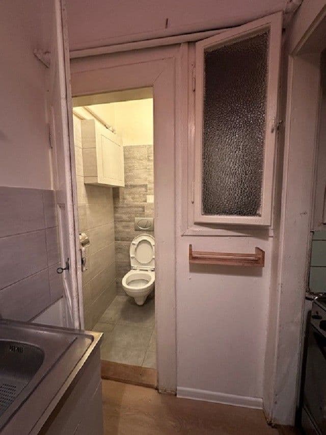 Prenájom bytu 2-izbový 45 m², Holandská, Praha, Praha Prenájom bytu 2-izbový 45 m², Holandská, Praha, Praha