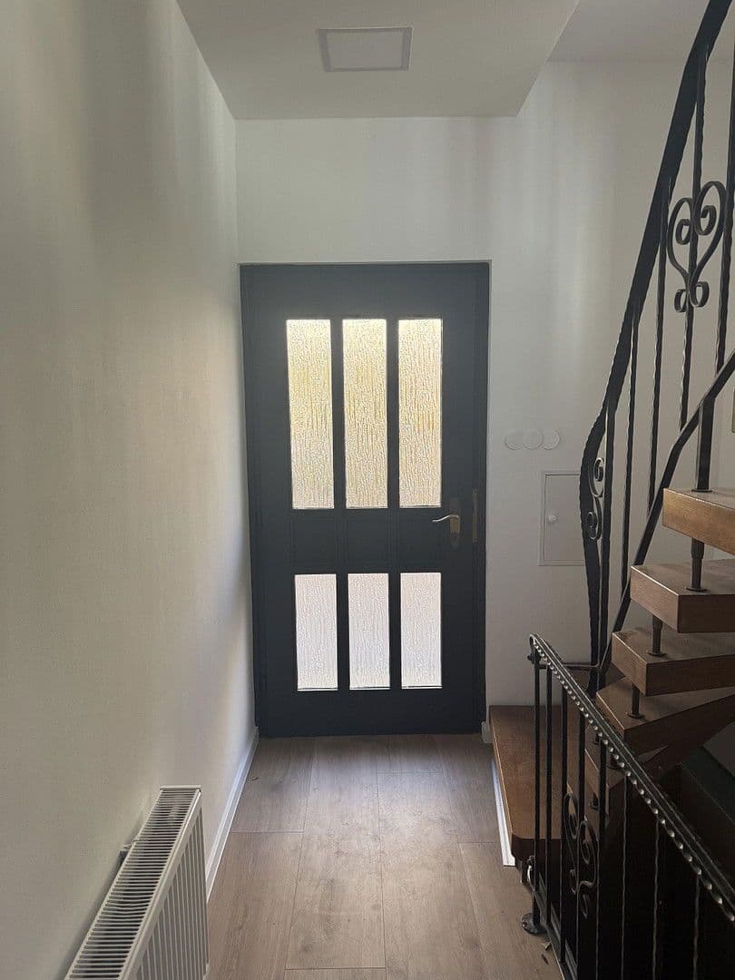 Prenájom domu 150 m², pozemek 168 m², Koblenz, Porýnie-Falcko Prenájom domu 150 m², pozemek 168 m², Koblenz, Porýnie-Falcko