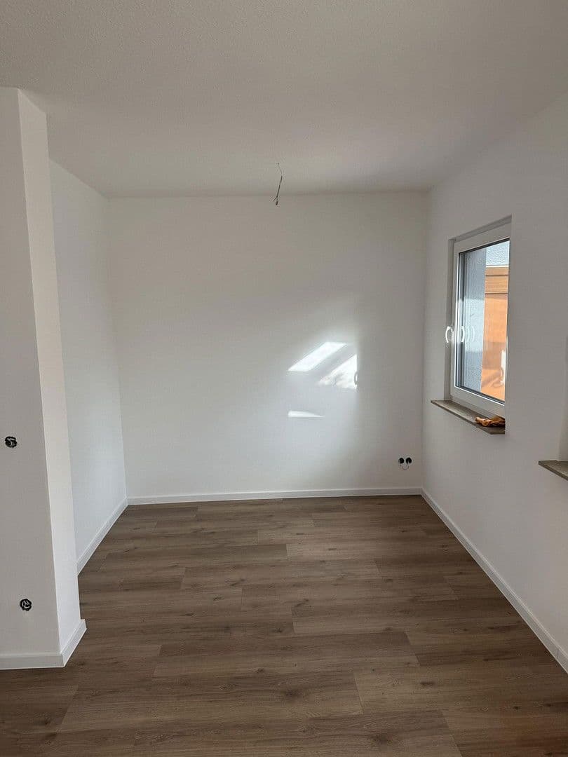 Prenájom domu 150 m², pozemek 168 m², Koblenz, Porýnie-Falcko Prenájom domu 150 m², pozemek 168 m², Koblenz, Porýnie-Falcko