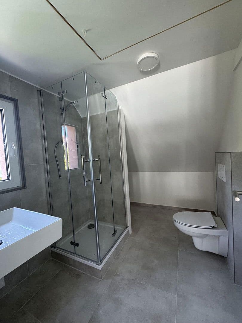 Prenájom domu 150 m², pozemek 168 m², Koblenz, Porýnie-Falcko Prenájom domu 150 m², pozemek 168 m², Koblenz, Porýnie-Falcko