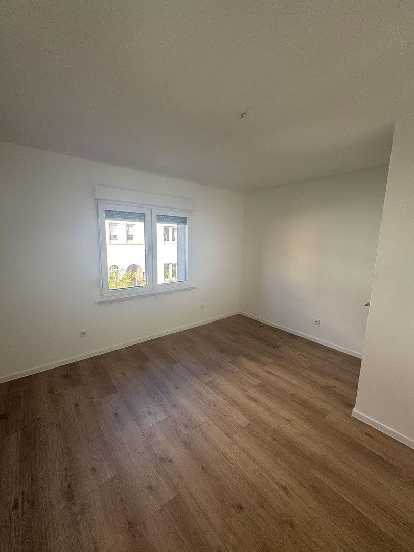 Prenájom domu 150 m², pozemek 168 m², Koblenz, Porýnie-Falcko Prenájom domu 150 m², pozemek 168 m², Koblenz, Porýnie-Falcko