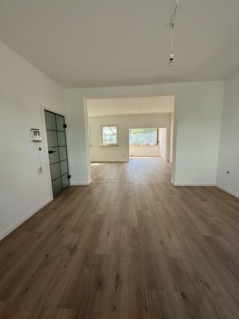 Prenájom domu 150 m², pozemek 168 m², Koblenz, Porýnie-Falcko Prenájom domu 150 m², pozemek 168 m², Koblenz, Porýnie-Falcko