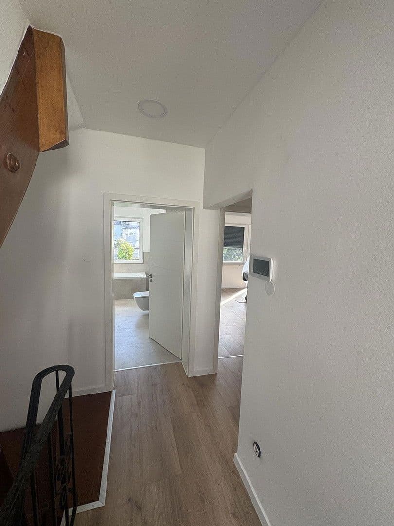 Prenájom domu 150 m², pozemek 168 m², Koblenz, Porýnie-Falcko Prenájom domu 150 m², pozemek 168 m², Koblenz, Porýnie-Falcko