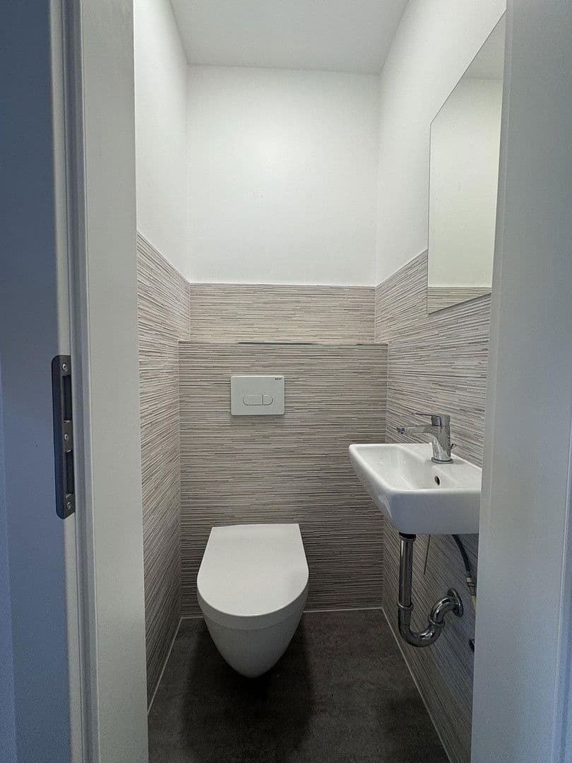 Prenájom domu 150 m², pozemek 168 m², Koblenz, Porýnie-Falcko Prenájom domu 150 m², pozemek 168 m², Koblenz, Porýnie-Falcko