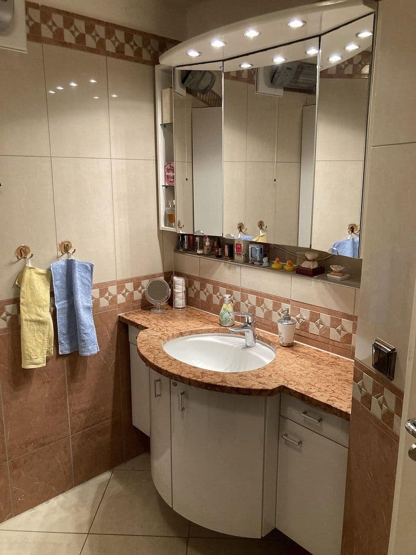 Predaj bytu 4-izbový 106 m², Stuttgart, Bádensko-Wurttembersko Predaj bytu 4-izbový 106 m², Stuttgart, Bádensko-Wurttembersko